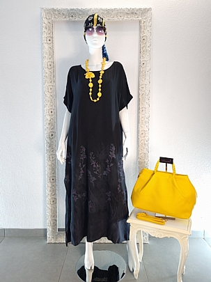 Μαύρο Φόρεμα με σχέδιο Λουλουδάκια